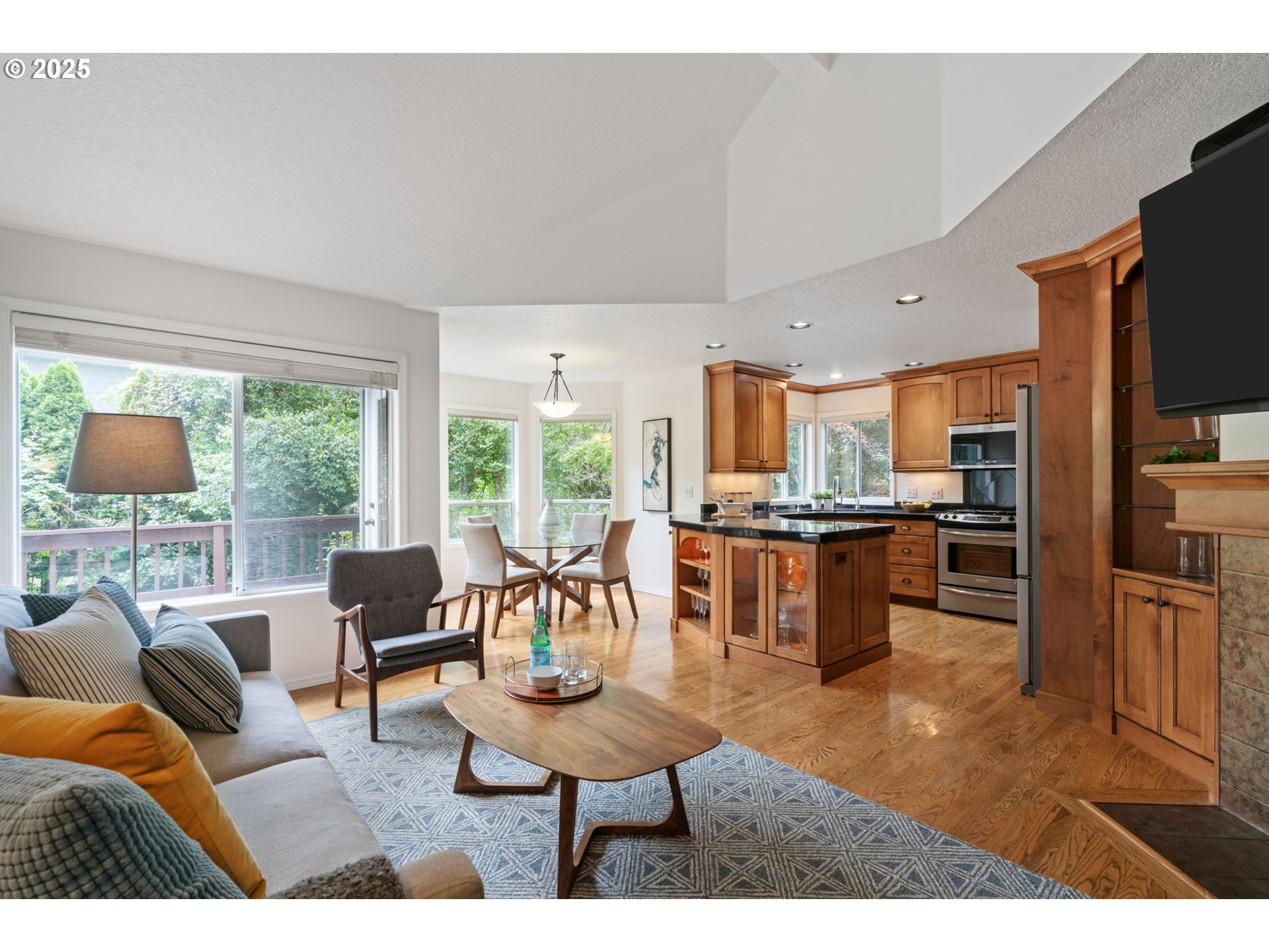 4938 Southwest Orchard Lane Portland, OR 97219 - Photo 16 of 43