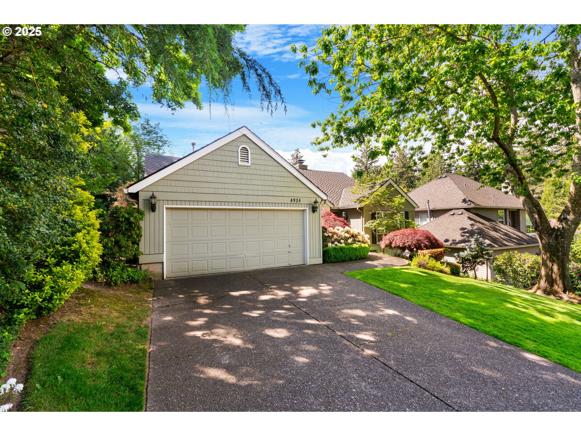 4938 Southwest Orchard Lane Portland, OR 97219 - Photo 2 of 43