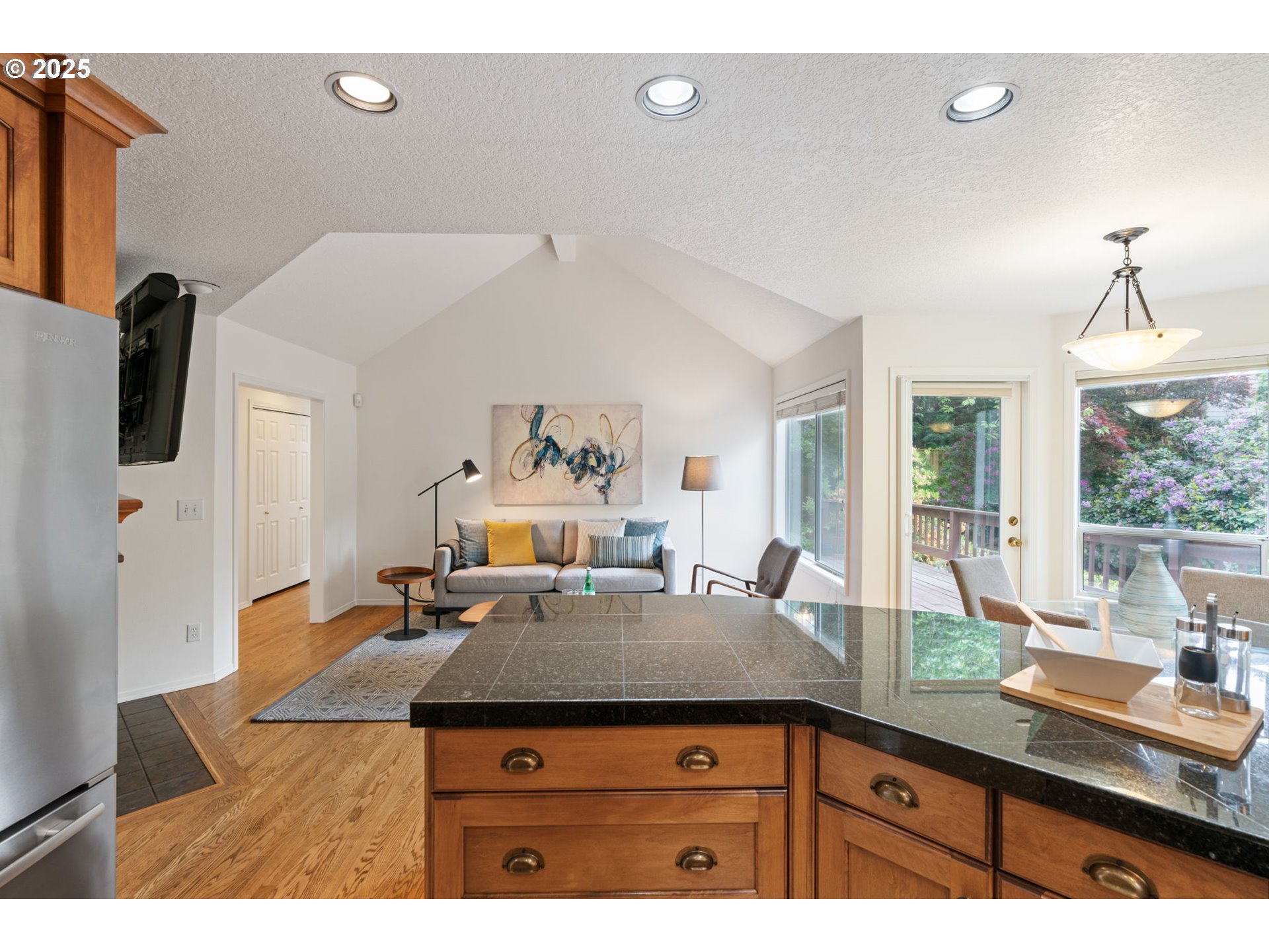 4938 Southwest Orchard Lane Portland, OR 97219 - Photo 24 of 43