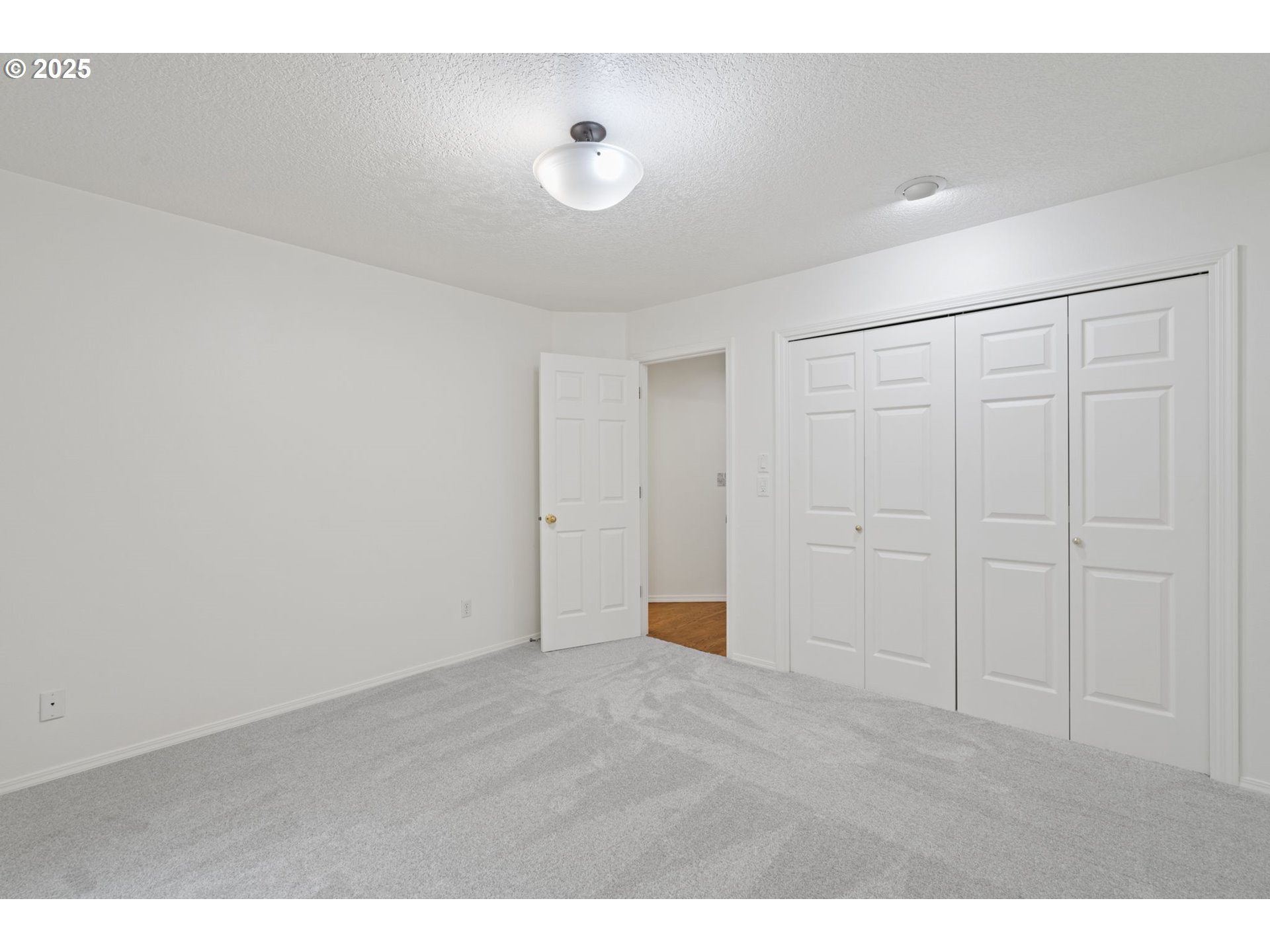 4938 Southwest Orchard Lane Portland, OR 97219 - Photo 35 of 43