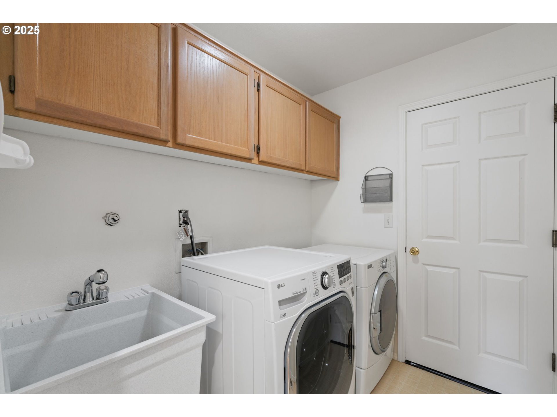 4938 Southwest Orchard Lane Portland, OR 97219 - Photo 37 of 43