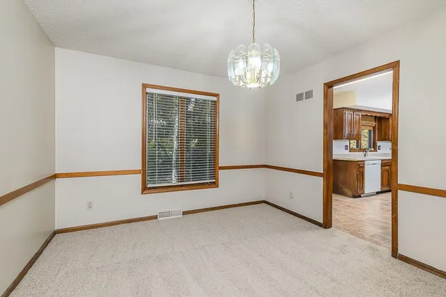 $370,000 | 1904 45th St Terrace, Riverside, MO 64150