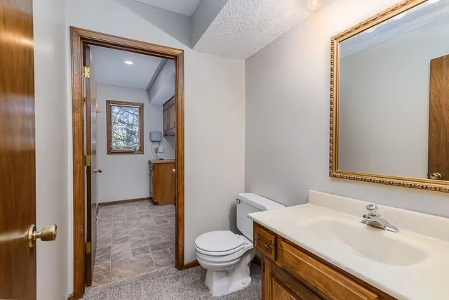 $370,000 | 1904 45th St Terrace, Riverside, MO 64150