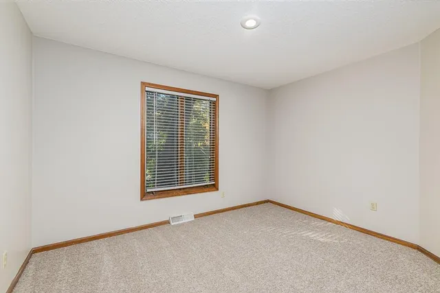 $370,000 | 1904 45th St Terrace, Riverside, MO 64150