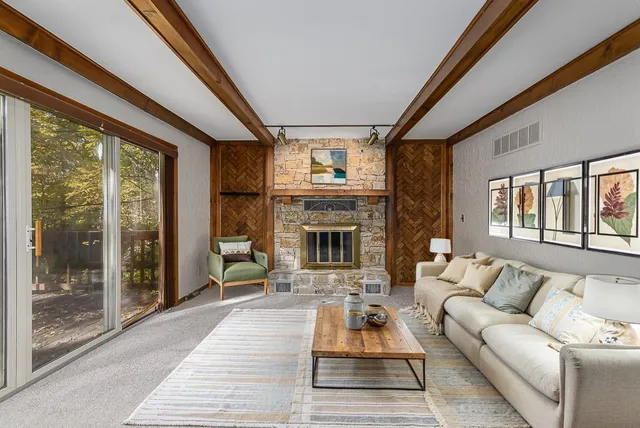 $370,000 | 1904 45th St Terrace, Riverside, MO 64150