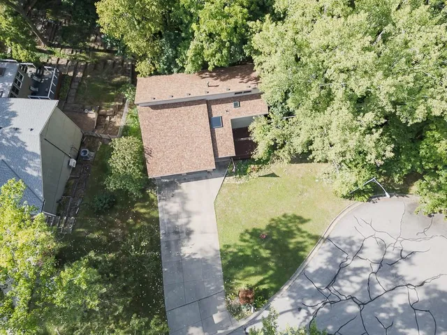 $370,000 | 1904 45th St Terrace, Riverside, MO 64150