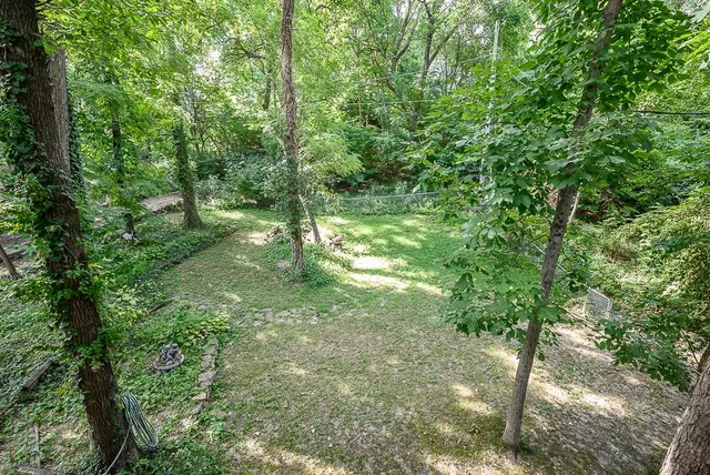 $370,000 | 1904 45th St Terrace, Riverside, MO 64150