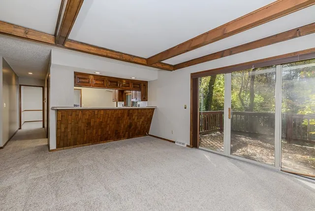 $370,000 | 1904 45th St Terrace, Riverside, MO 64150