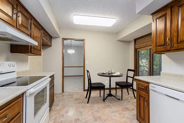 $370,000 | 1904 45th St Terrace, Riverside, MO 64150