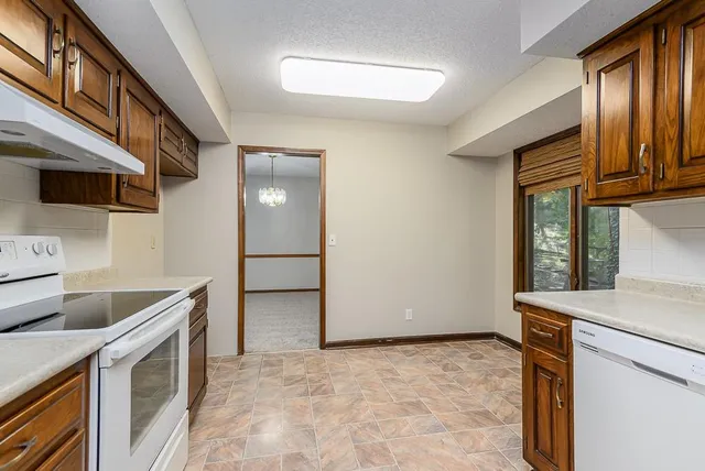 $370,000 | 1904 45th St Terrace, Riverside, MO 64150