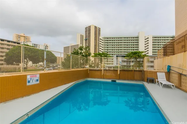 $420,000 | 801 Ala Nioi Place, Unit 706, Honolulu, HI 96818