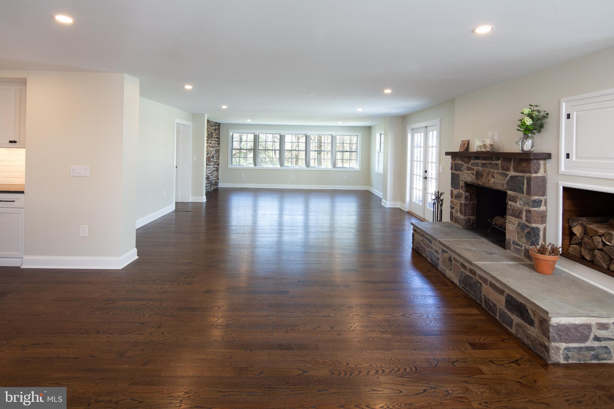 6609 Paxson Road New Hope, PA 18938 - Photo 7 of 36 Family room