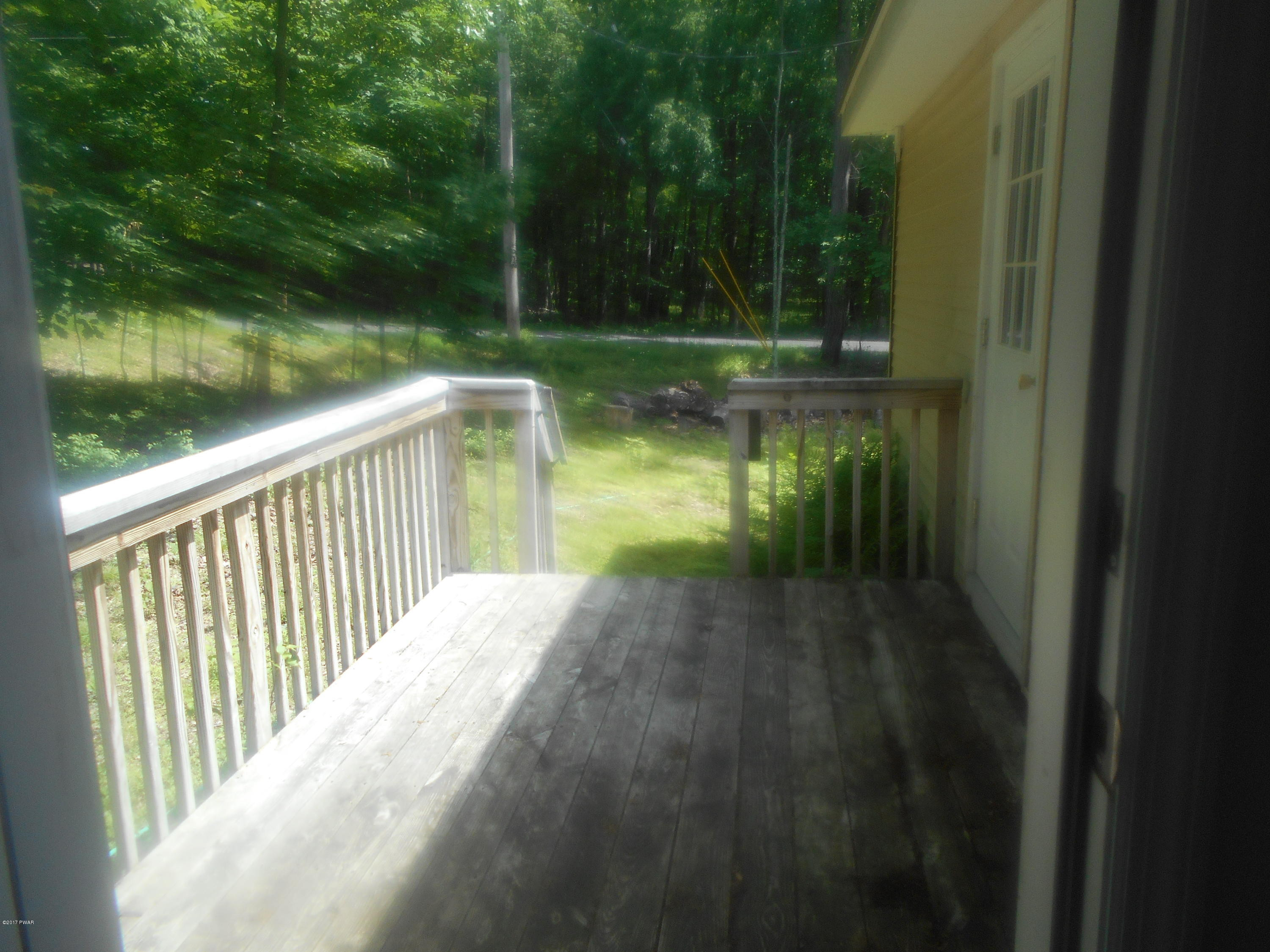 160 Sparrow Loop Bushkill, PA 18324 - Photo 10 of 13 DSCN0366