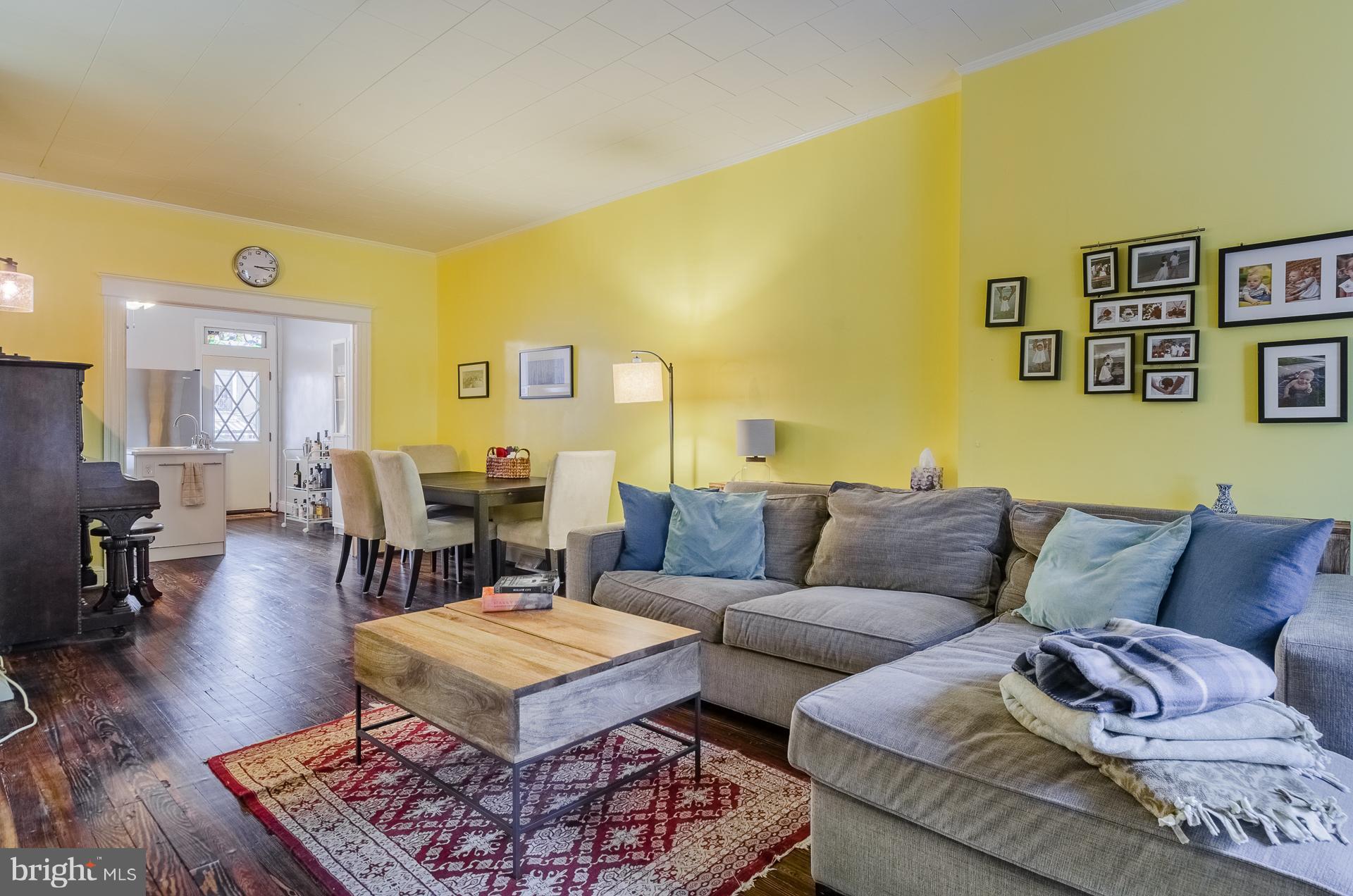 134 Rochester Place Baltimore, MD 21224 - Photo 2 of 26 Living Room