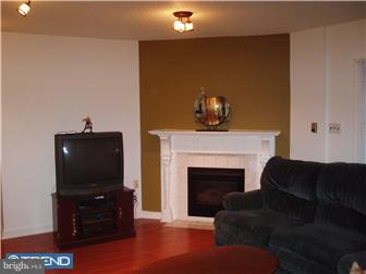 348 Valley-View Road King of Prussia, PA 19406 - Photo 4 of 9 Living Room