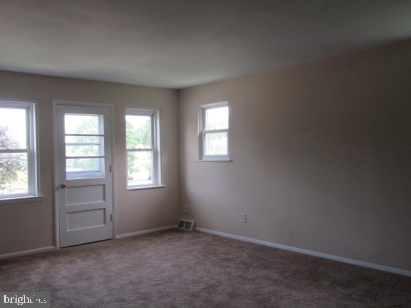 21 North Jeffrey Road Aldan, PA 19018 - Photo 4 of 10 Gallery Image 4