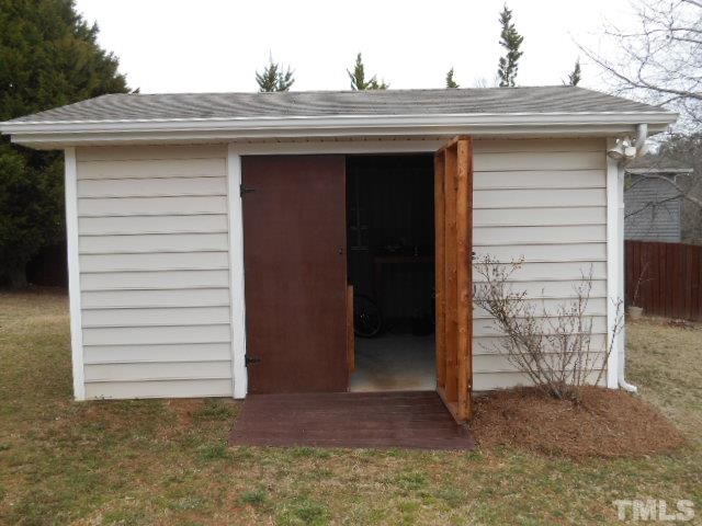 425 Plantation Road Clayton, NC 27520 - Photo 14 of 24 Wired workshop on concrete slab.