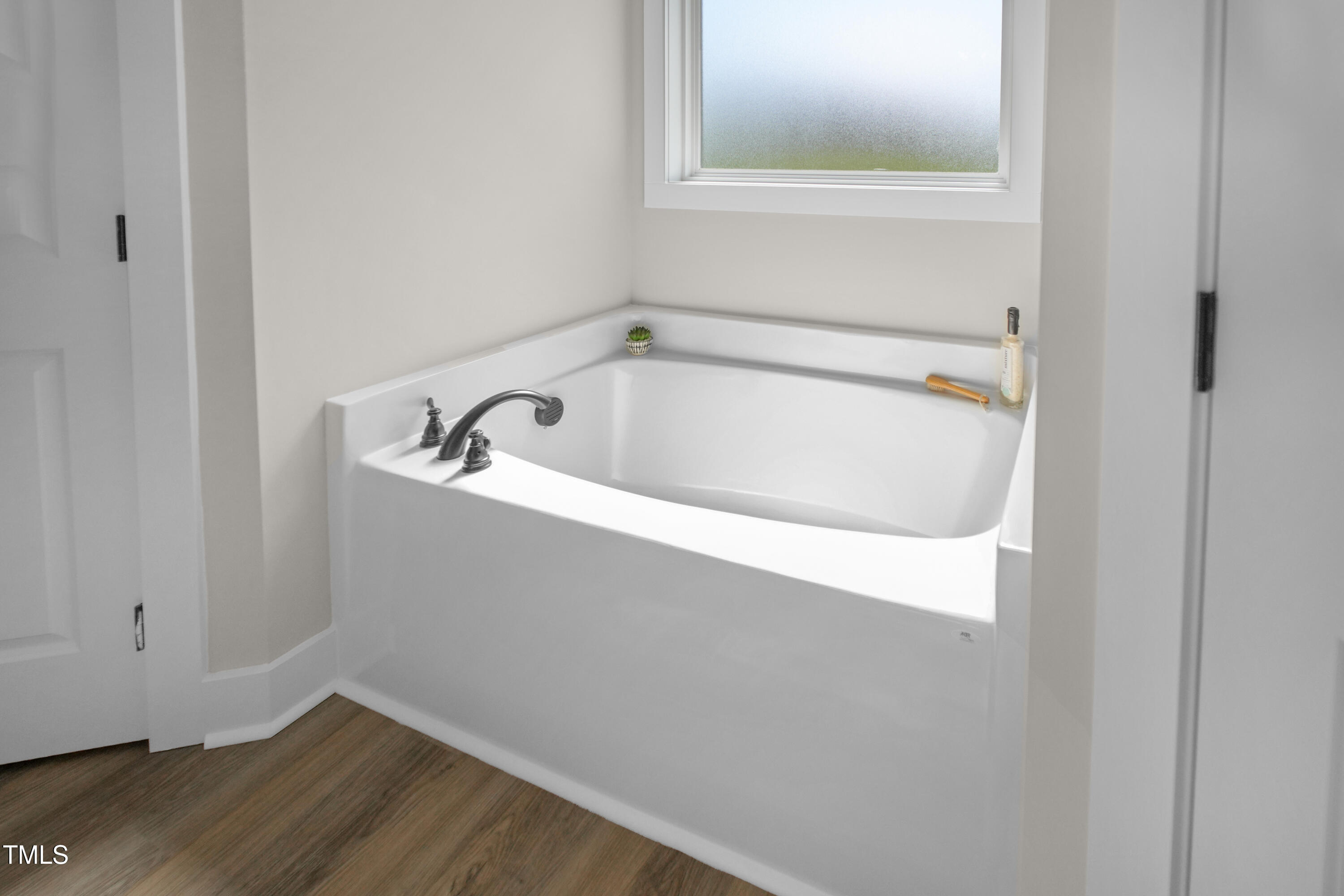 101 Sand Trap Lane Clinton, NC 28328 - Photo 33 of 49 a view of a bathtub in a bathroom