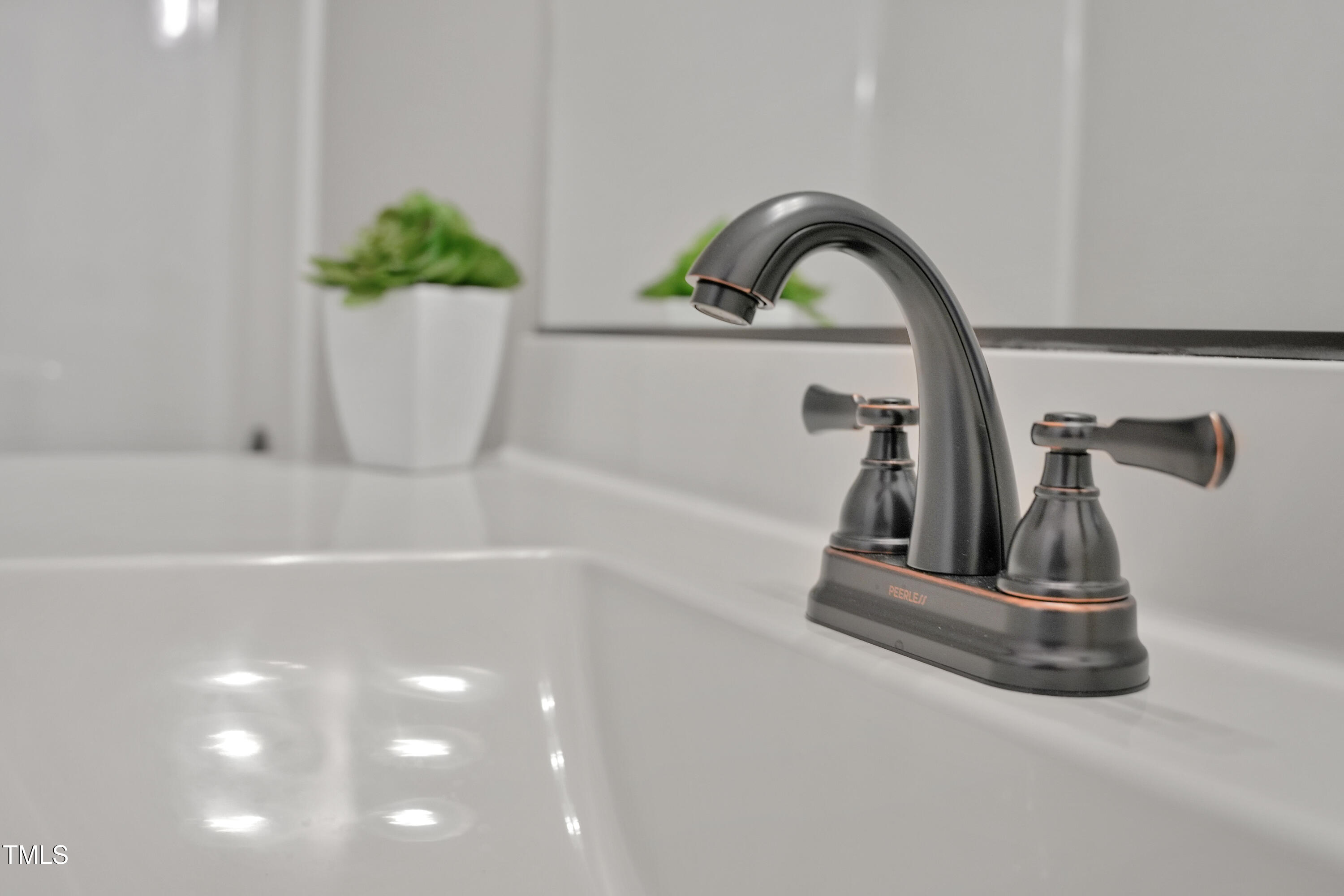 101 Sand Trap Lane Clinton, NC 28328 - Photo 44 of 49 a close view of a bathtub in a bathroom