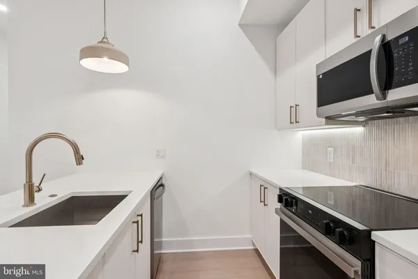 $4,000 | 20-30 West Allens Lane, Unit 110, Philadelphia, PA 19119