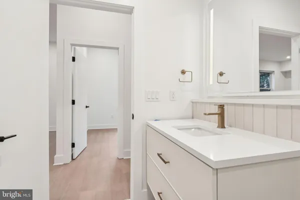 $4,000 | 20-30 West Allens Lane, Unit 110, Philadelphia, PA 19119