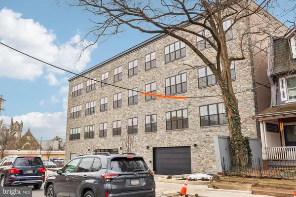 $4,000 | 20-30 West Allens Lane, Unit 110, Philadelphia, PA 19119