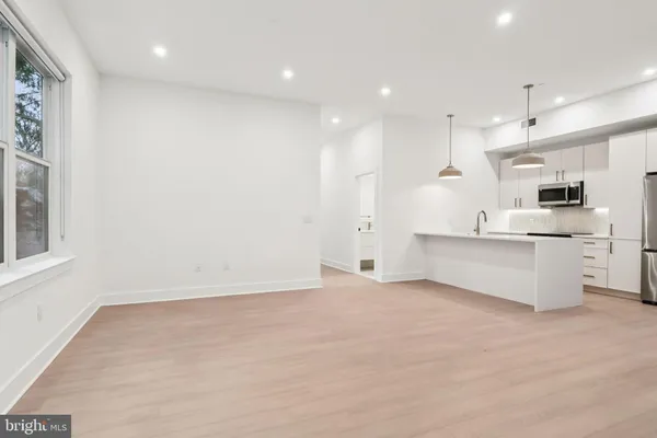 $4,000 | 20-30 West Allens Lane, Unit 110, Philadelphia, PA 19119