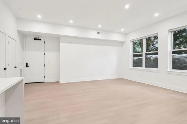 $4,000 | 20-30 West Allens Lane, Unit 110, Philadelphia, PA 19119