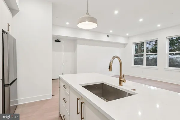 $4,000 | 20-30 West Allens Lane, Unit 110, Philadelphia, PA 19119