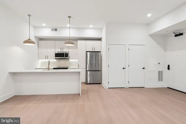 $4,000 | 20-30 West Allens Lane, Unit 110, Philadelphia, PA 19119