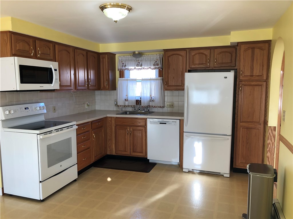 161 Hadde Avenue Cumberland, RI 02864 - Photo 14 of 46