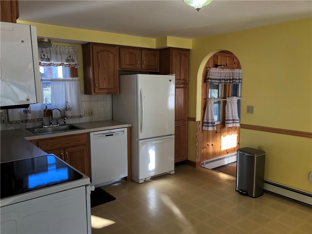 161 Hadde Avenue Cumberland, RI 02864 - Photo 16 of 46