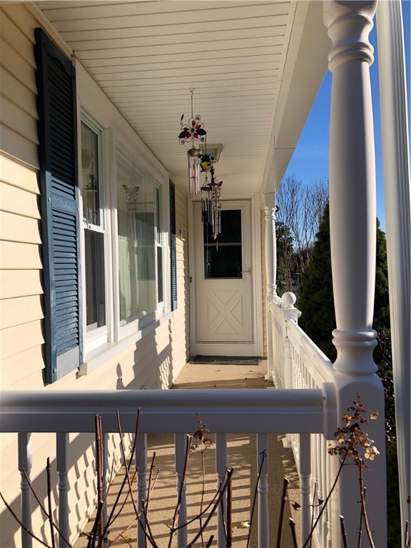 161 Hadde Avenue Cumberland, RI 02864 - Photo 3 of 46