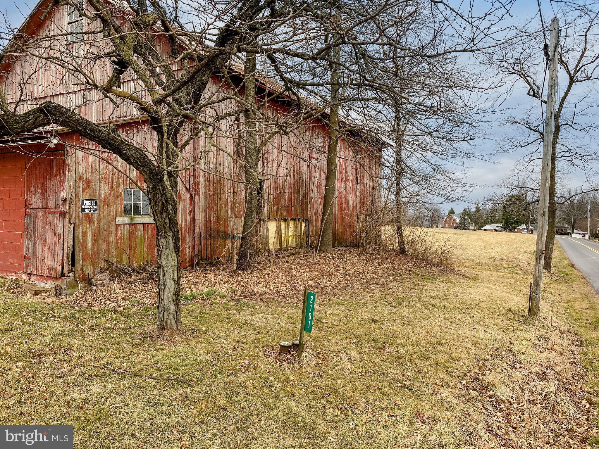 2101 Kramer Mill Road Stevens, PA 17578 - Photo 21 of 24 a view of a yard with wooden fence