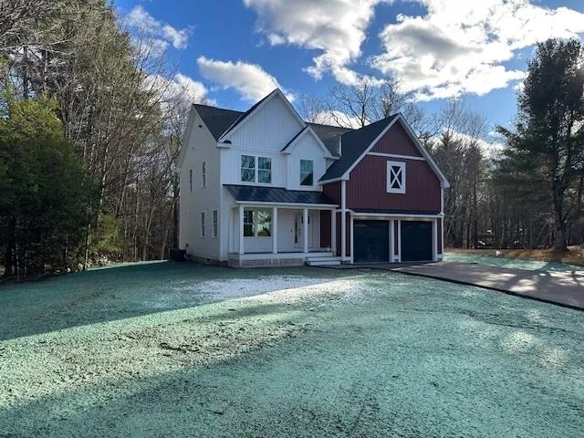 $949,900 | 211 Hampstead Road, Derry, NH 03038