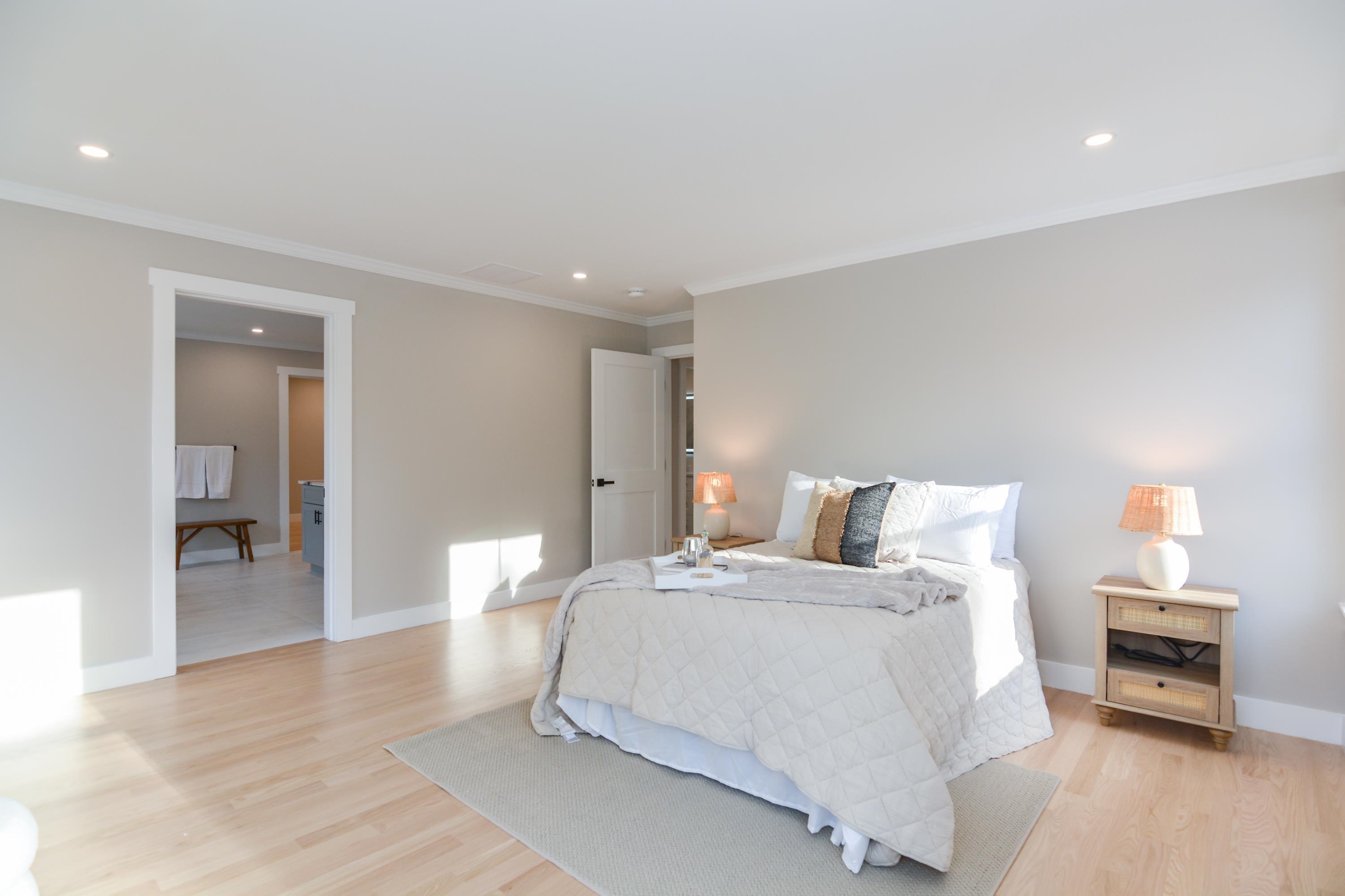 211 Hampstead Road Derry, NH 03038 - Photo 17 of 33