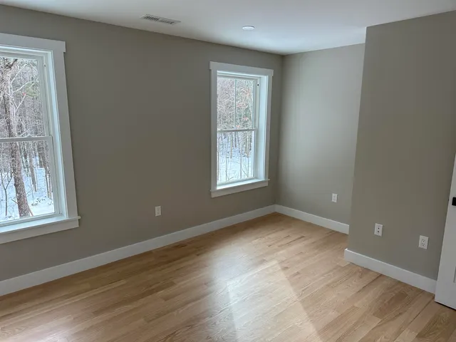 $949,900 | 211 Hampstead Road, Derry, NH 03038