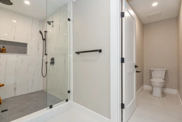 $949,900 | 211 Hampstead Road, Derry, NH 03038