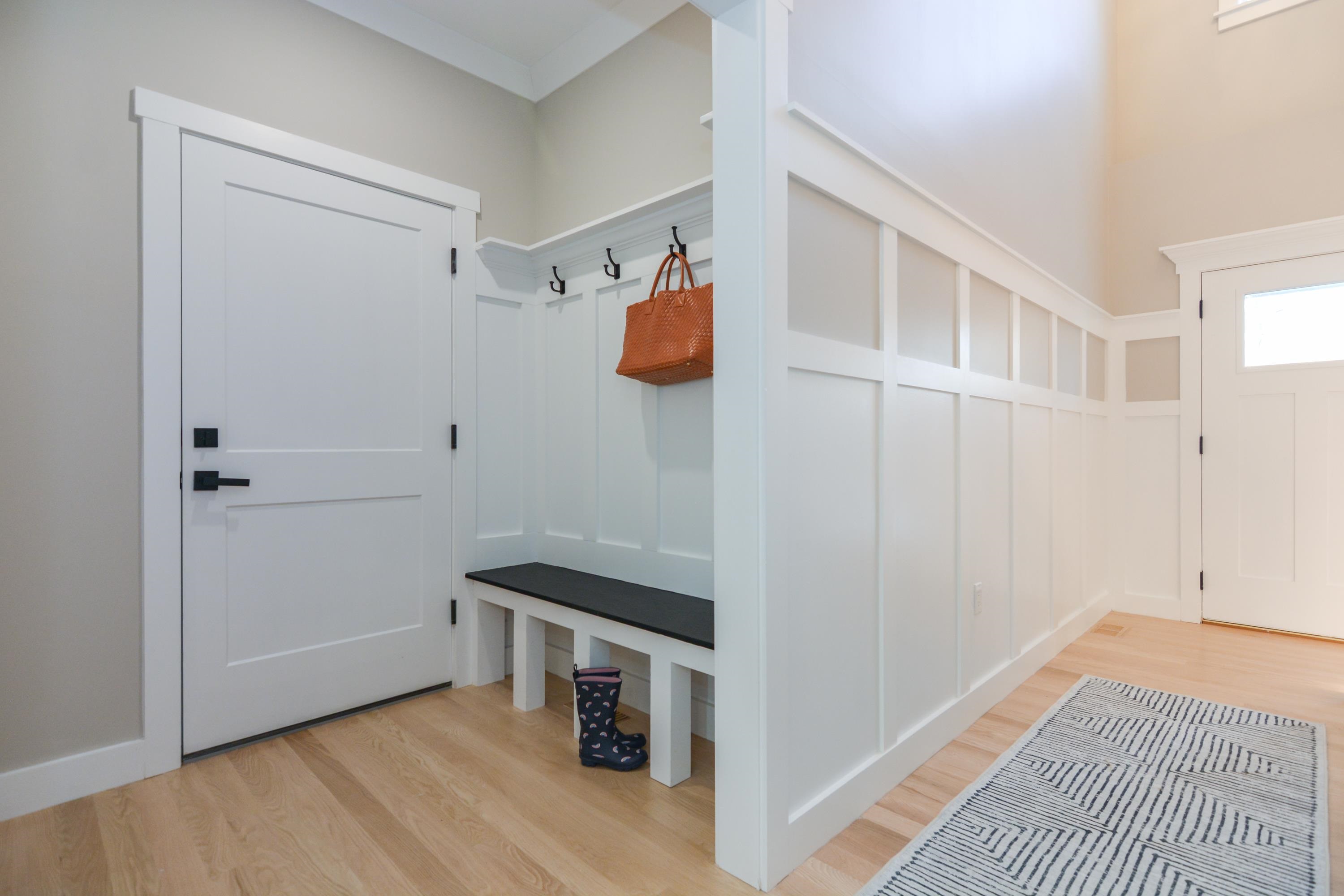 211 Hampstead Road Derry, NH 03038 - Photo 5 of 33