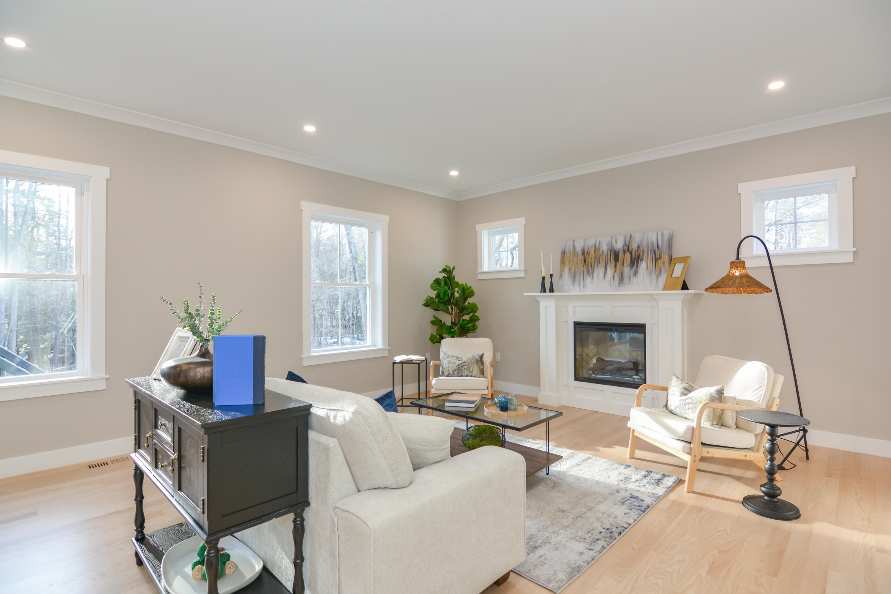 211 Hampstead Road Derry, NH 03038 - Photo 7 of 33