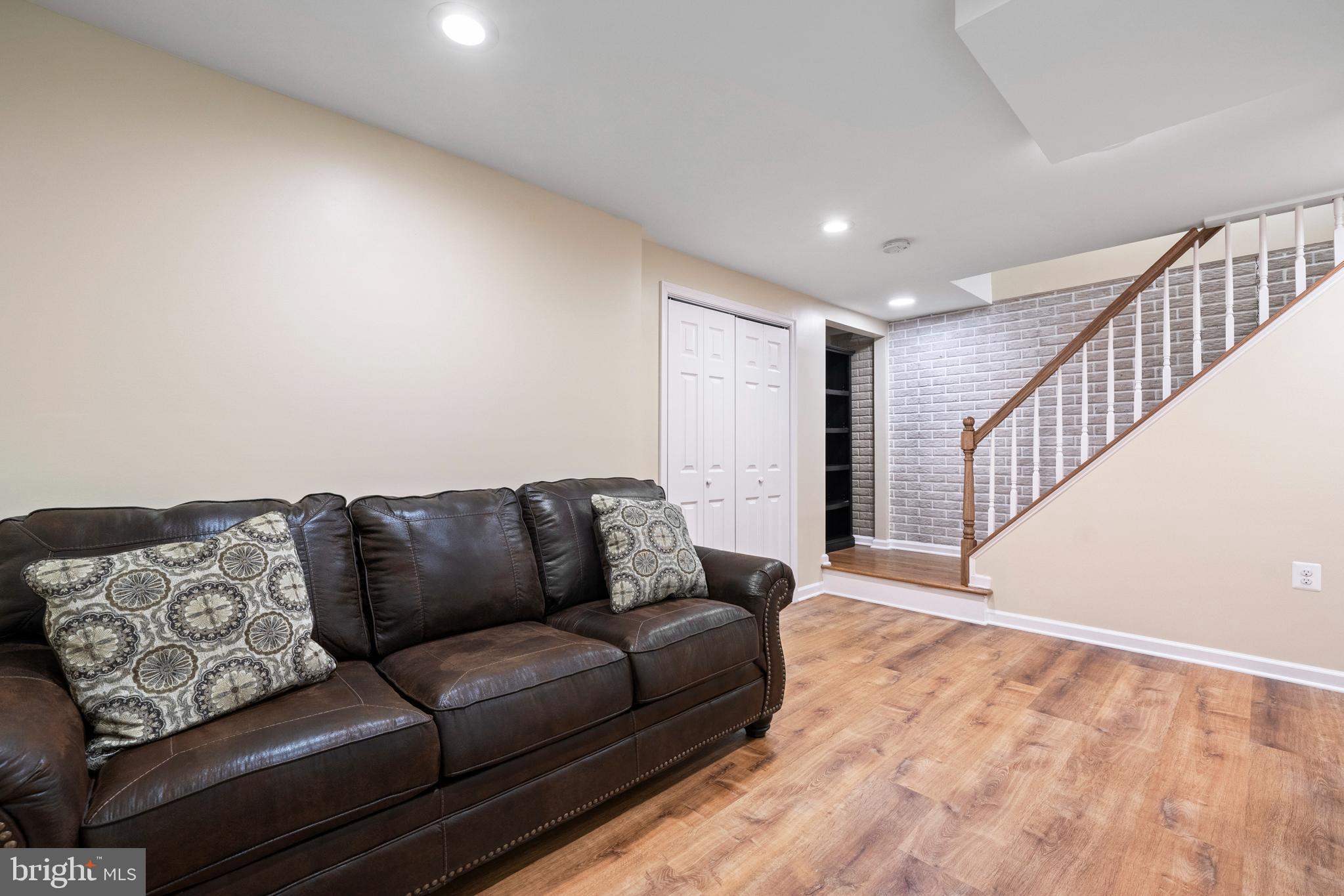 121 Rector Street Sterling, VA 20164 - Photo 42 of 58 Gallery Image 42