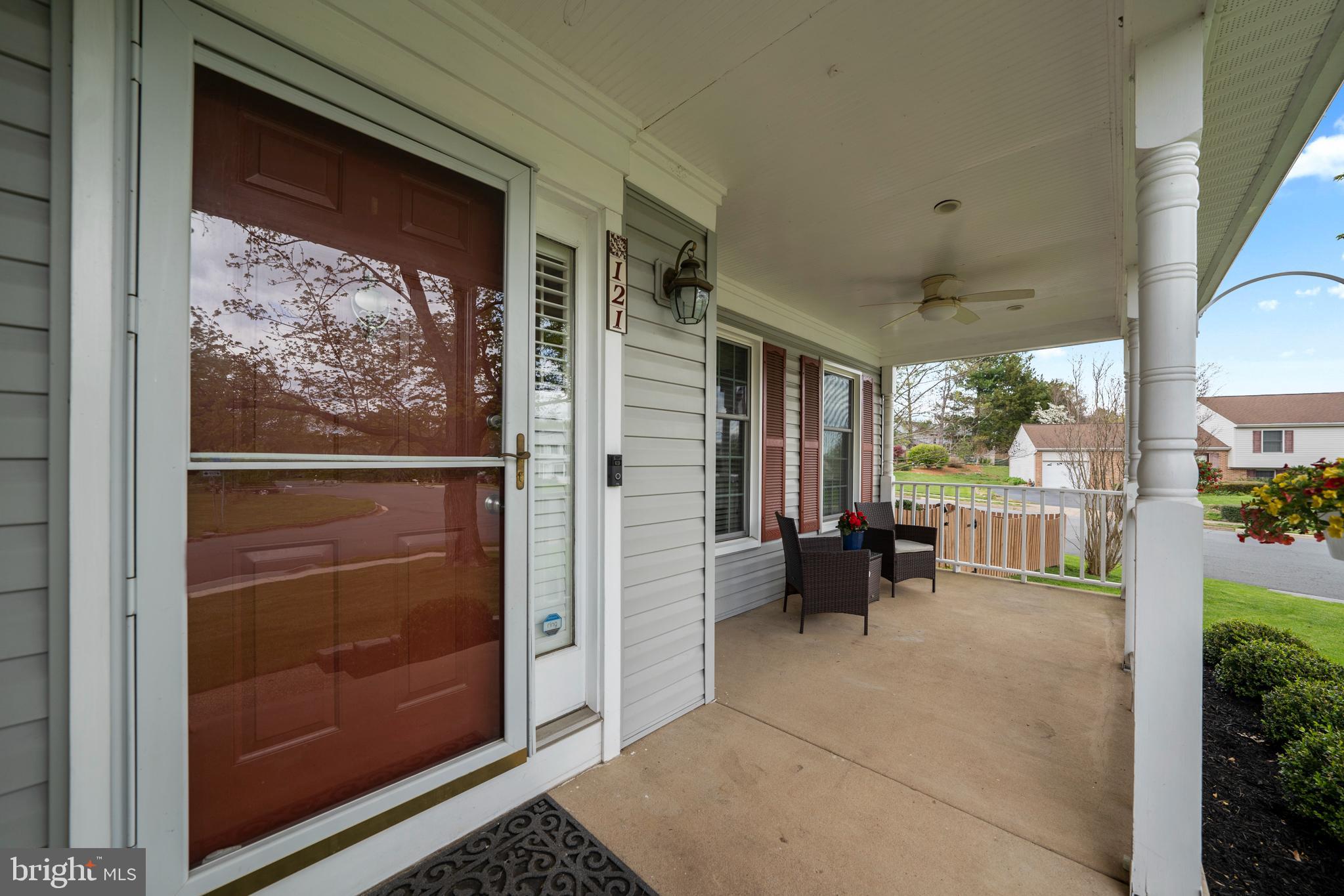 121 Rector Street Sterling, VA 20164 - Photo 5 of 58 Gallery Image 5