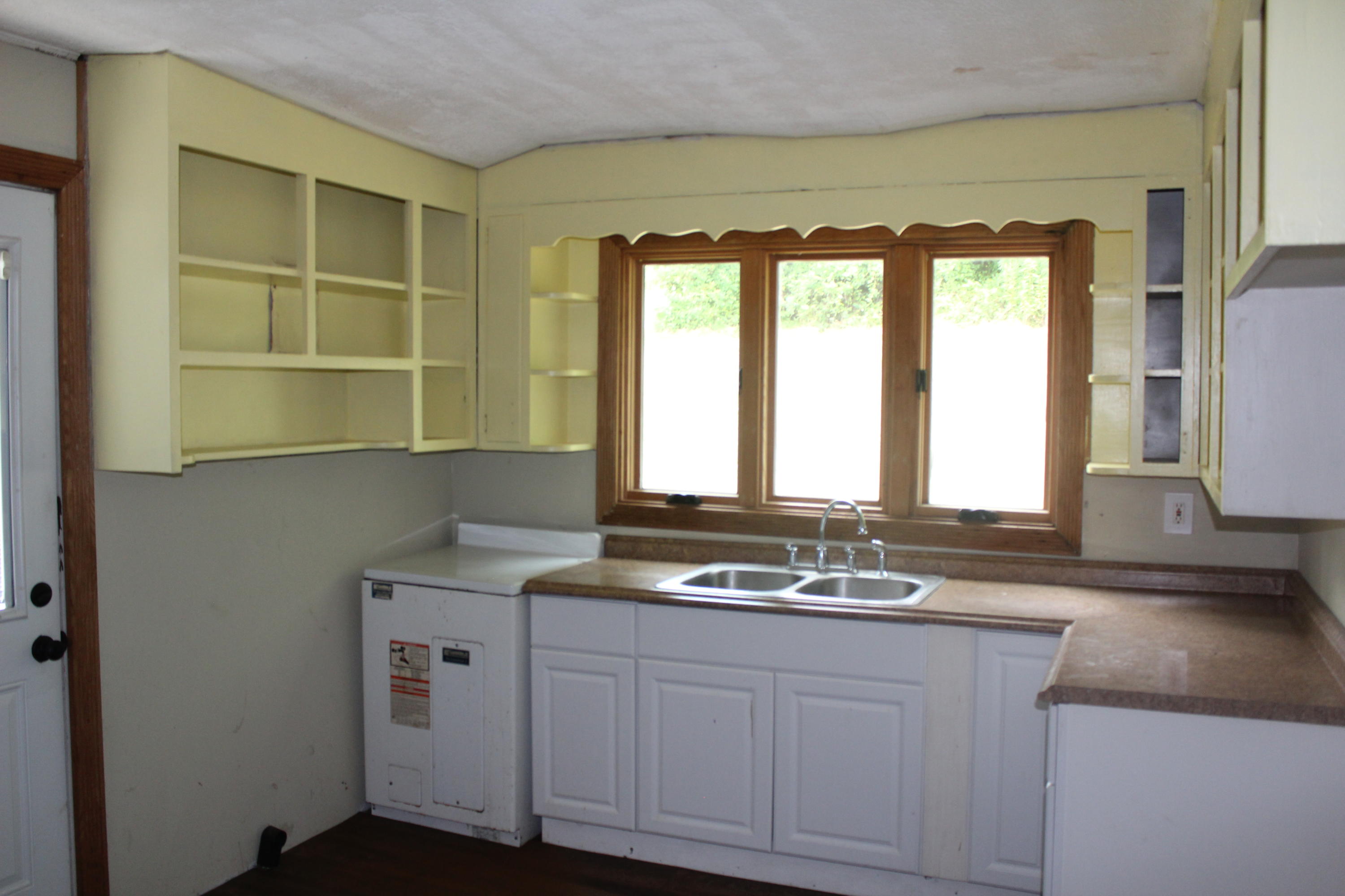 329 Lucy Road Kingsport, TN 37660 - Photo 8 of 15 IMG_5330