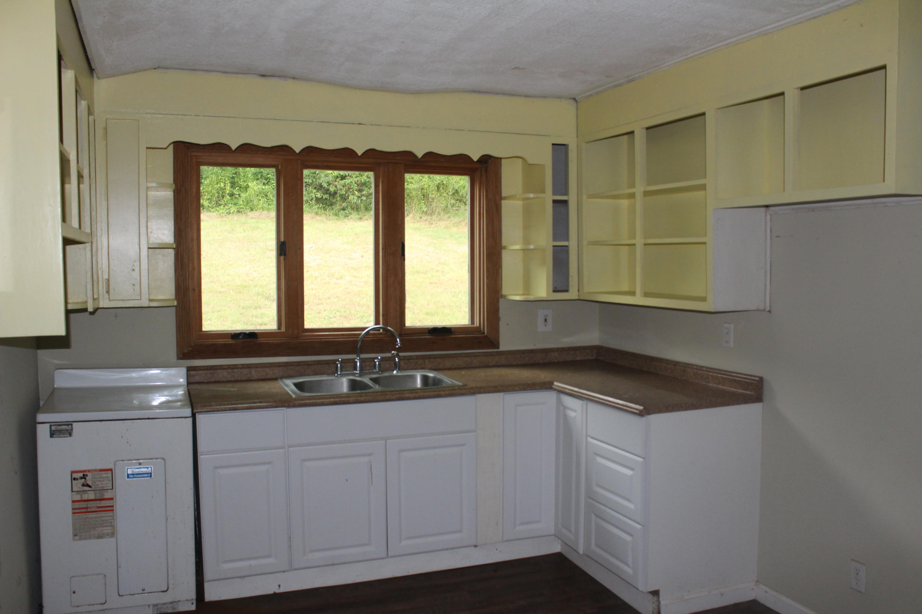 329 Lucy Road Kingsport, TN 37660 - Photo 9 of 15 IMG_5331