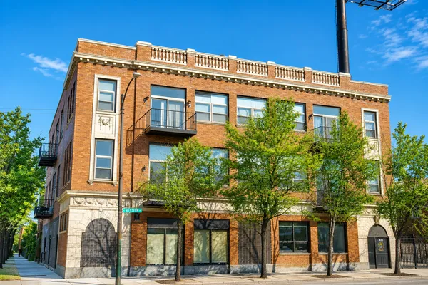 $3,420 | 2375 West Montana Street, Unit 3B, Chicago, IL 60647