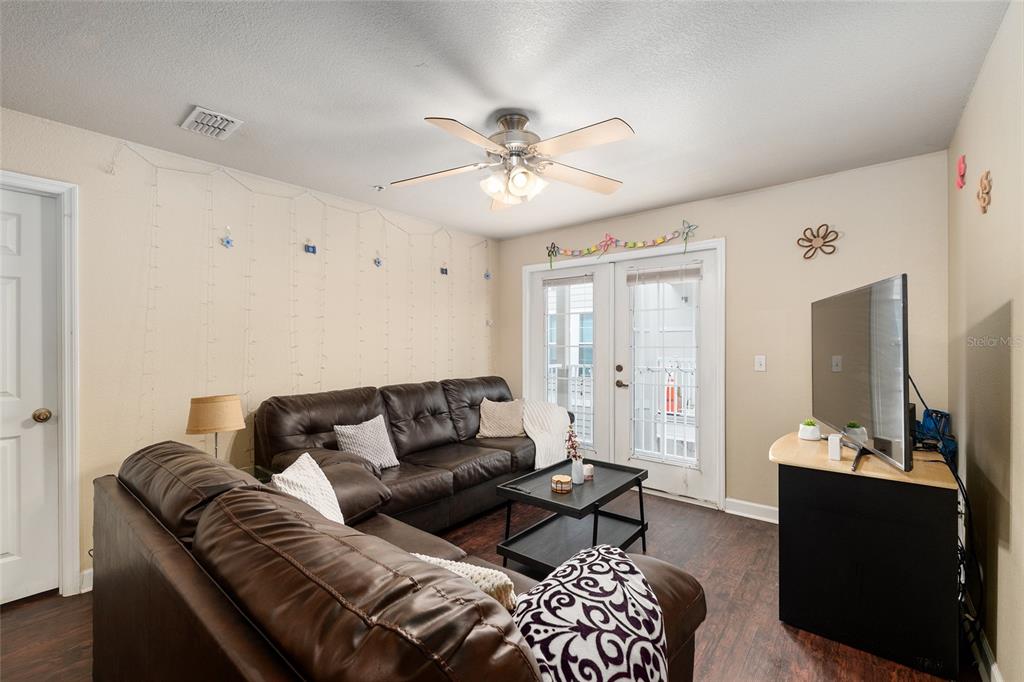 921 Southwest Depot Avenue, Unit 303 Gainesville, FL 32601 - Photo 5 of 8