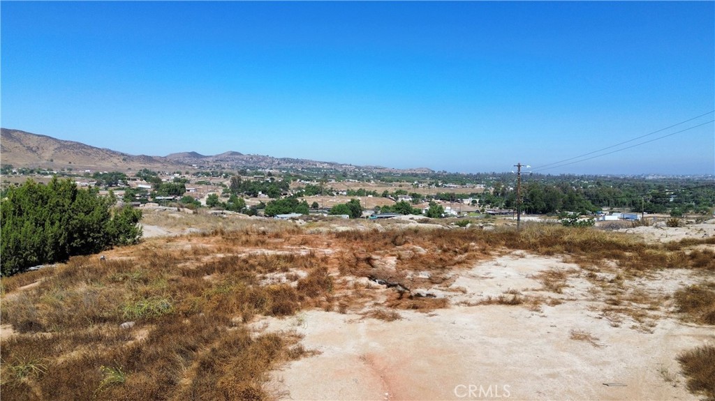 22300 O'Ferrall Drive Perris, CA 92570 - Photo 2 of 12