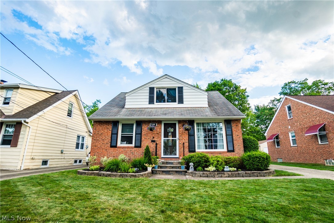 5380 Summit Road Lyndhurst, OH 44124 - Photo 2 of 35