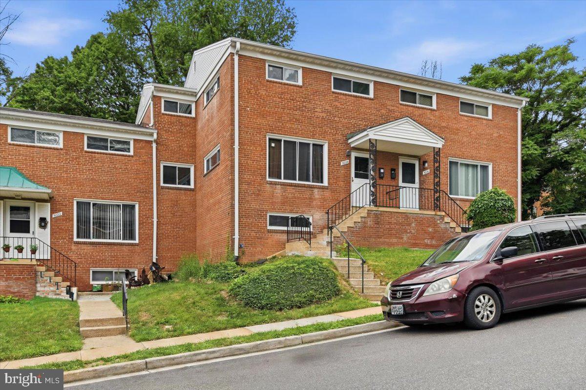 5024 8th Road South Arlington, VA 22204 - Photo 5 of 35