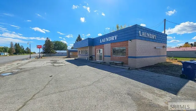 $130,000 | 238 South Front Street, Arco, ID 83213